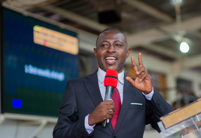 Pasteur Thierry MBALA