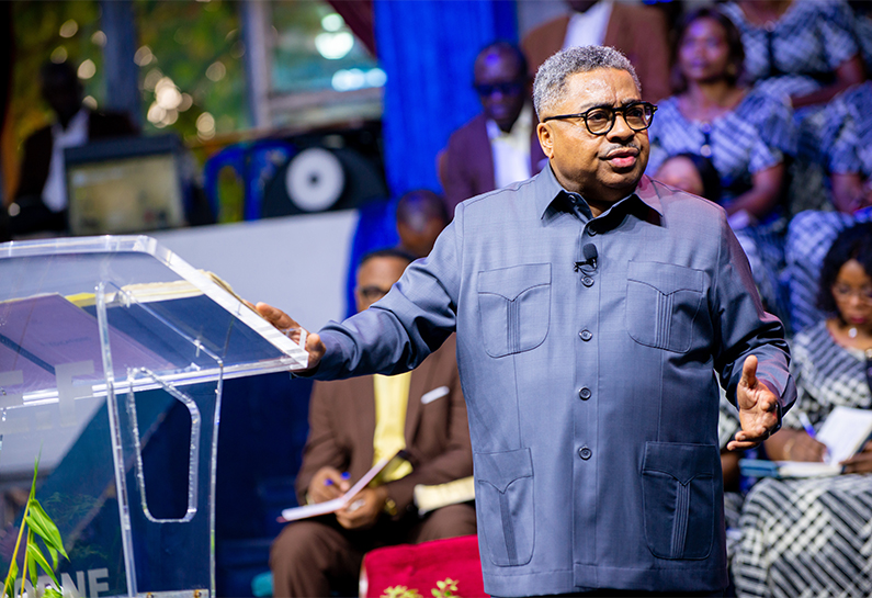 Pasteur Joseph BONDO Pasteur Joseph BONDO